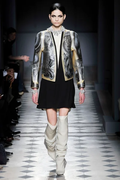 Look 28
